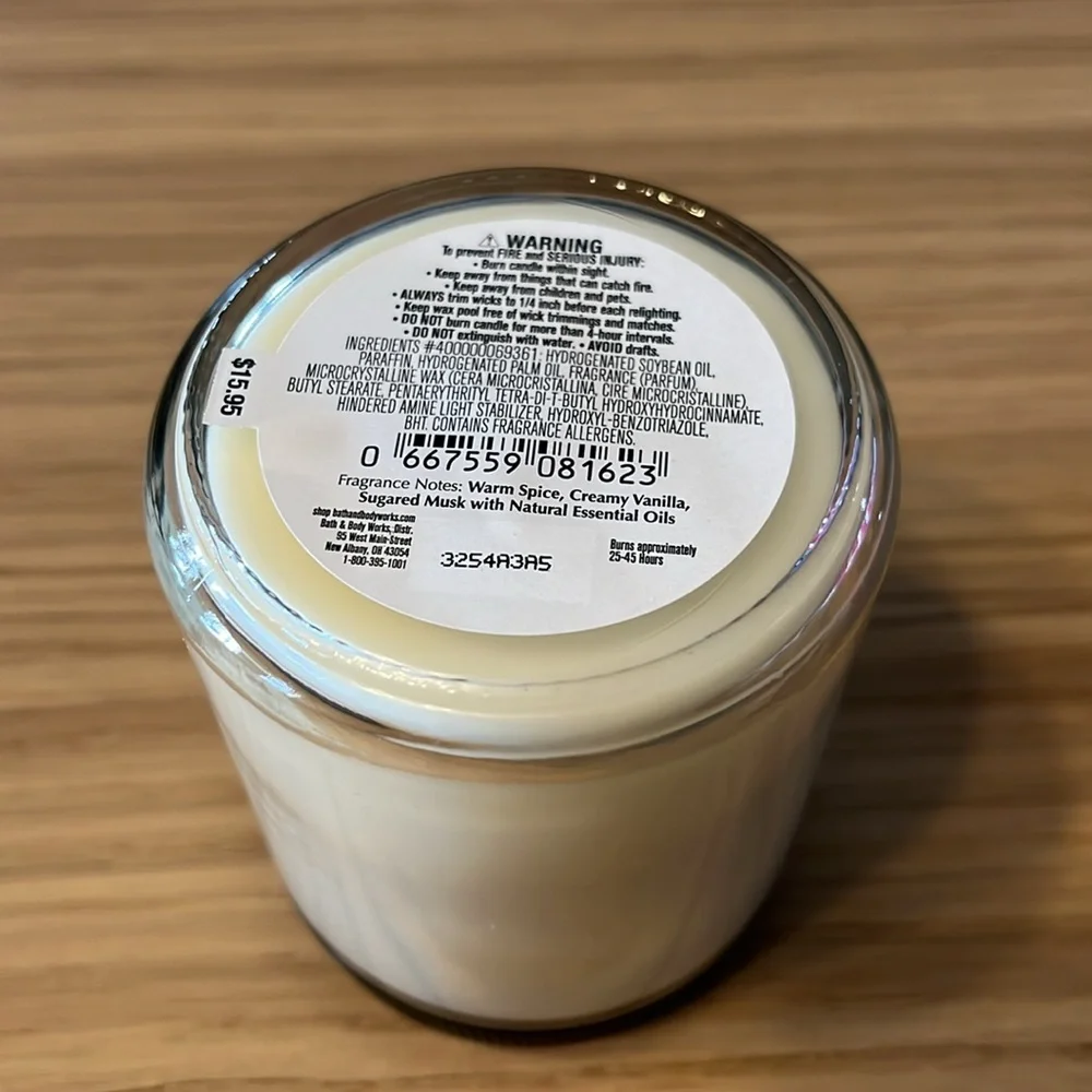 Bath & Body Works Single Wick Candle. Sugared Snickerdoodle.